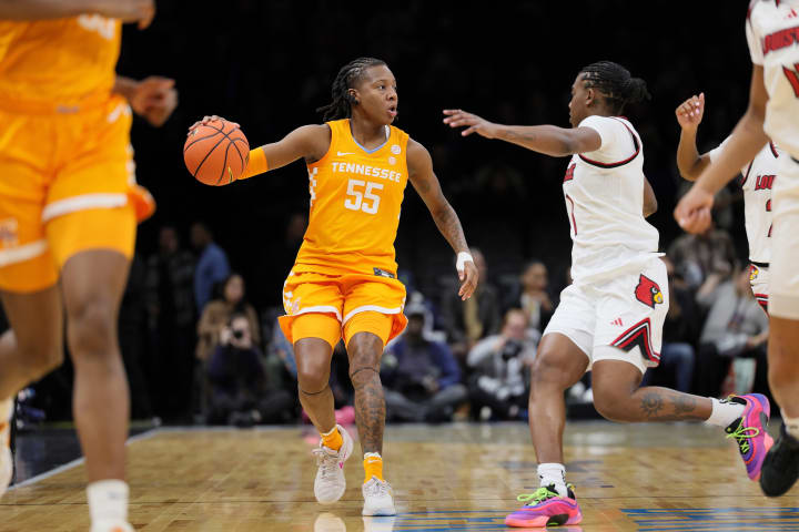 Unmetered Tennessee vs Louisville - Women's Championship Classic Photography